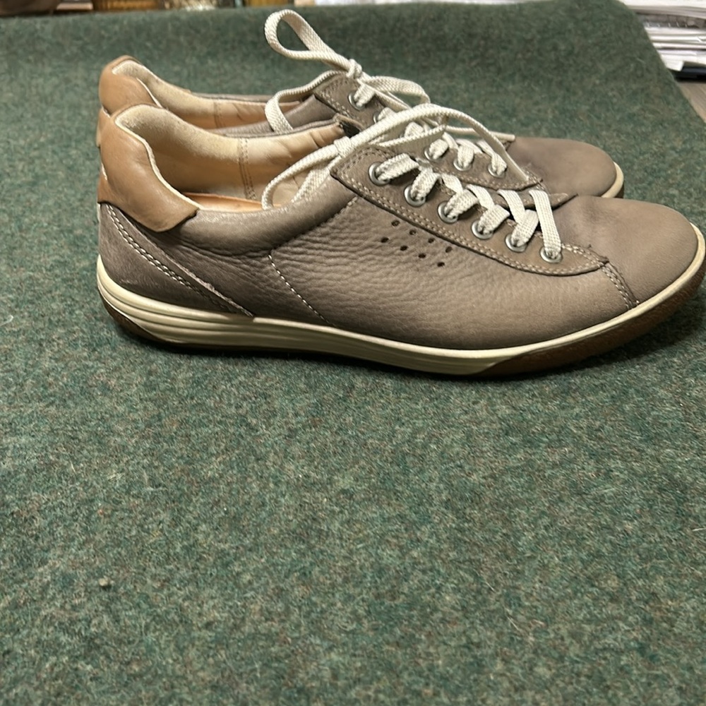 Women’s Ecco soft leather sneaker Sz. 39 - Picture 4 of 7